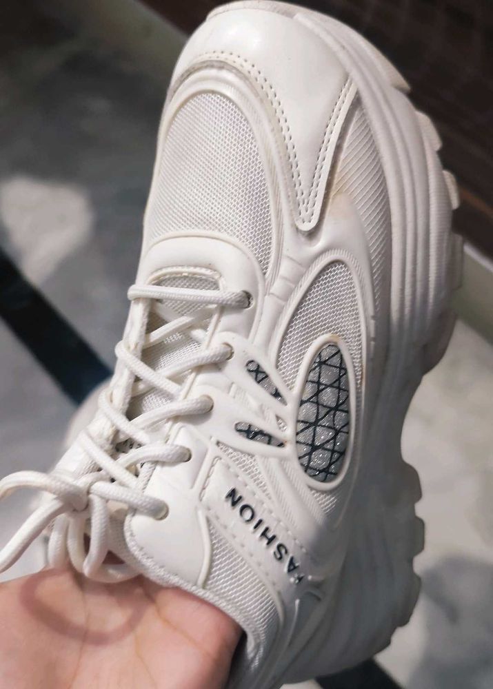 Korean chunky white shoes