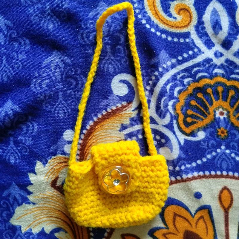 Handmade crocheted Yellow airpods holder