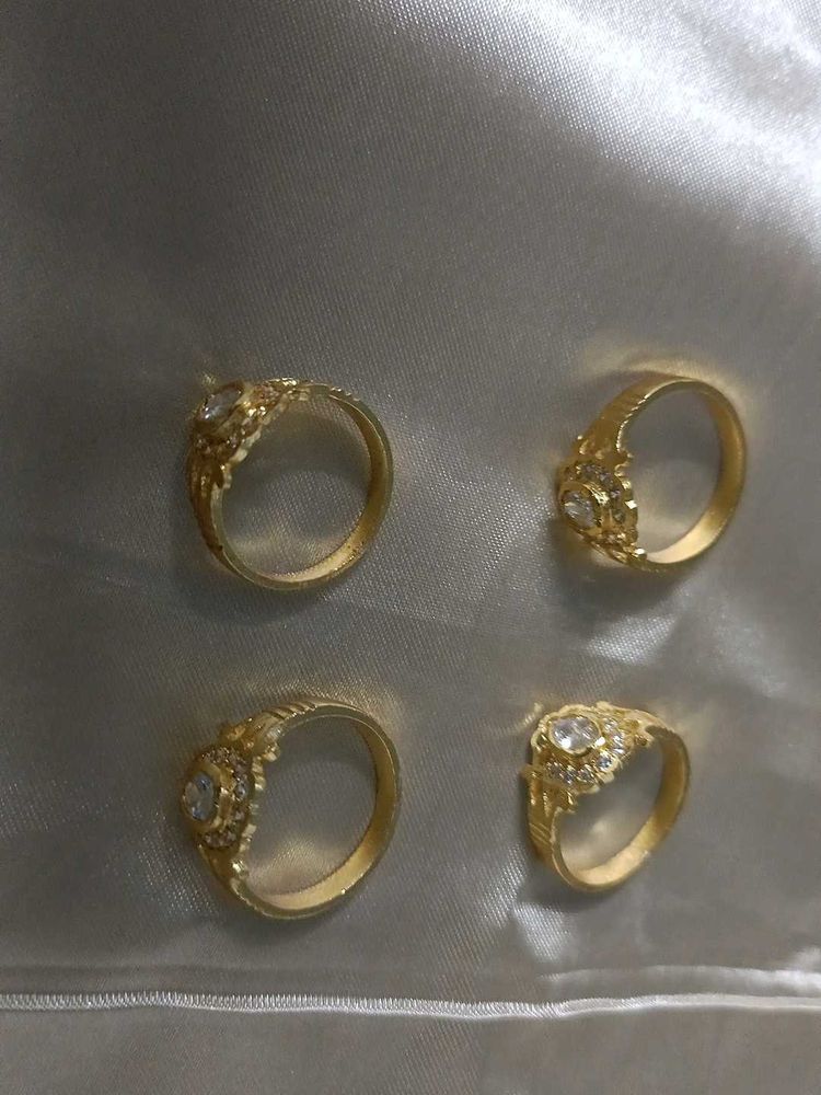 Set of 4 22kt Gold Tone Rings
