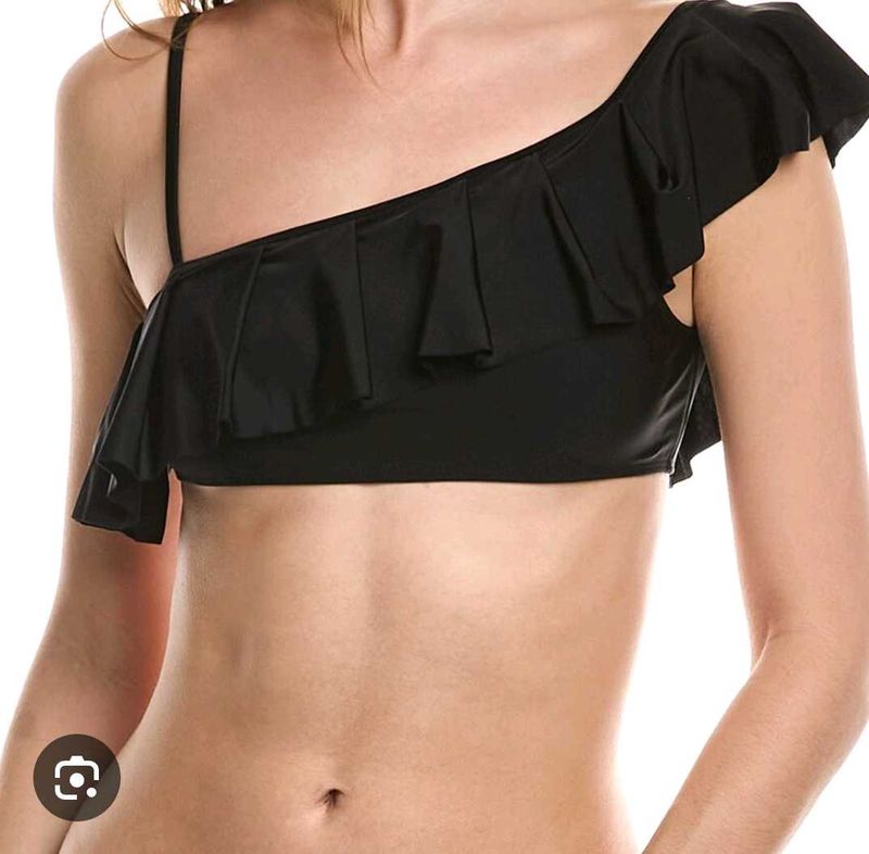 🇳🇿💫🎀Black Ruffle One-Shoulder Bikini Top.
