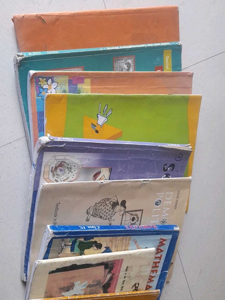 like New   Lot of 7 Textbooks सीबीएसई 9th बुक ऑफर