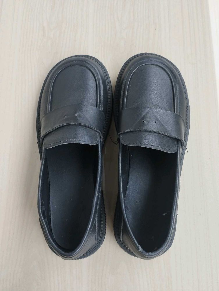 Classic Black Loafer Shoes