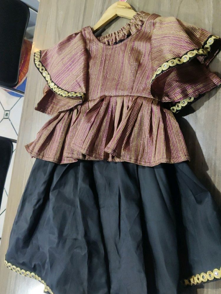 Beautiful Girls Puplum Pattern Blouse With Frill S