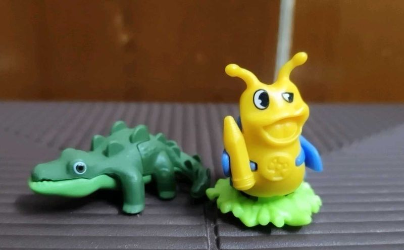 2 kinderjoy toys