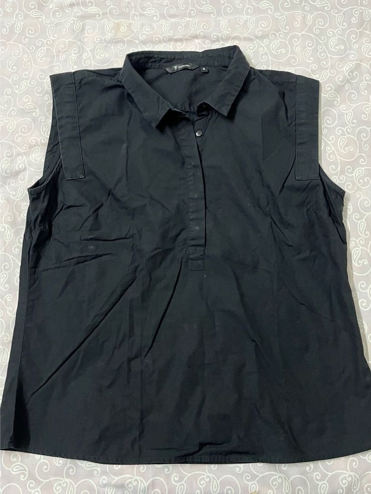 Sleeveless Black Collared Shirt