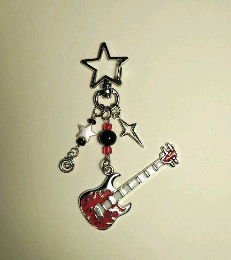 Guitar &amp; Star Keychain