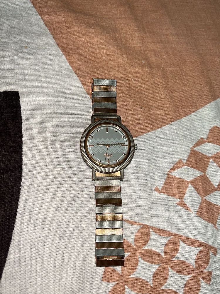 Classic Two-Tone Metal Watch