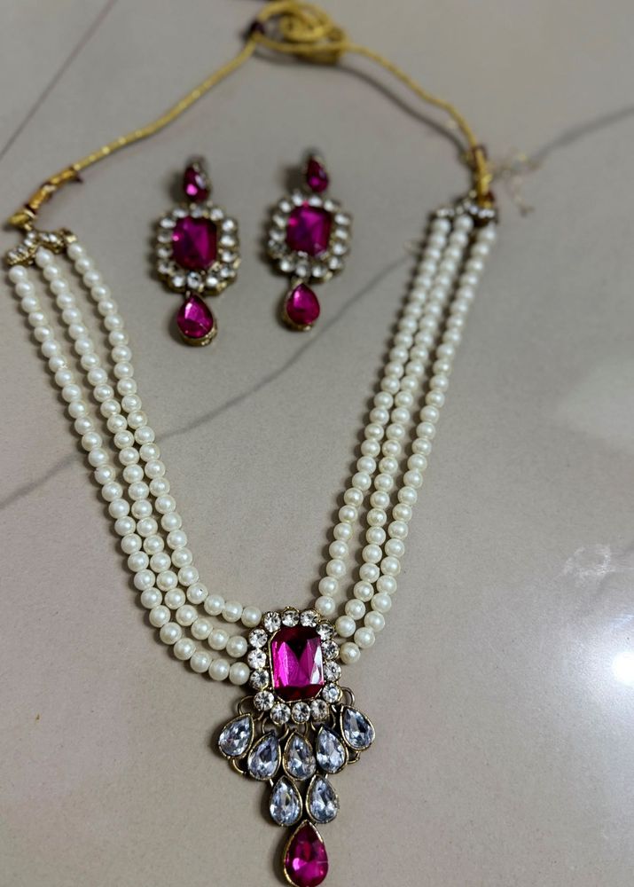 Elegant Pearl Necklace &amp; Earring Set