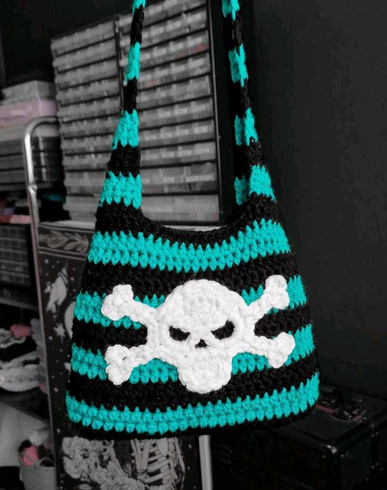 Crocheted Skull &amp; Crossbones Handbag
