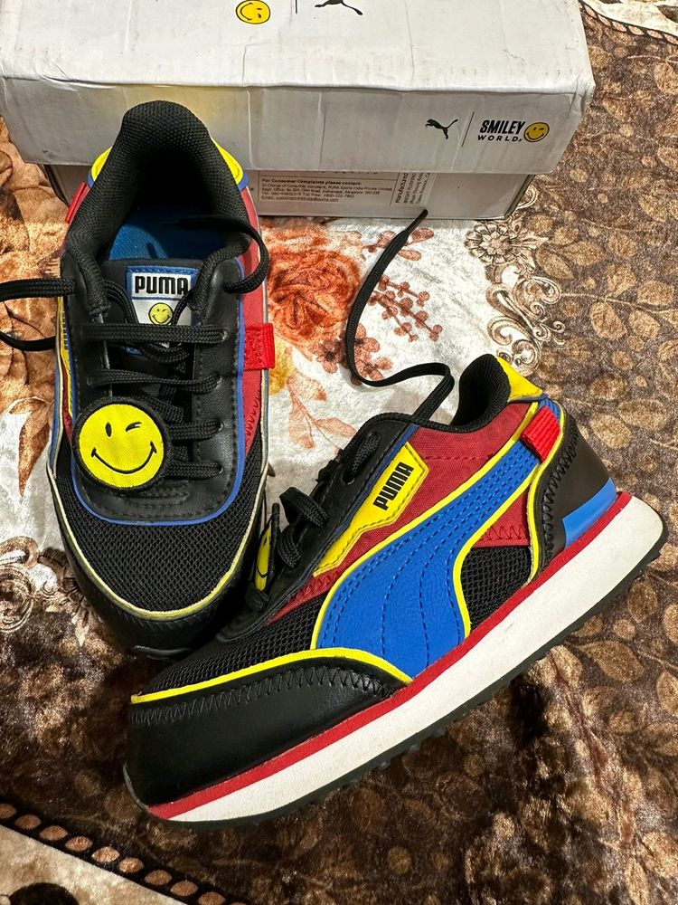New Unisex Shoes For Children Age 3/4 Years