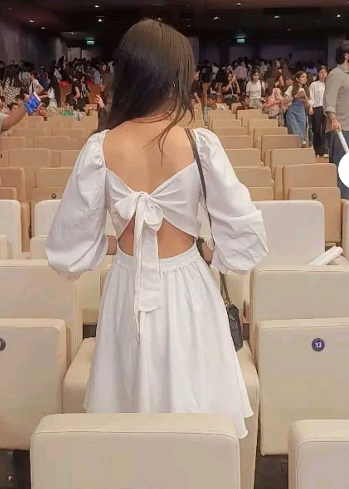 white back bow