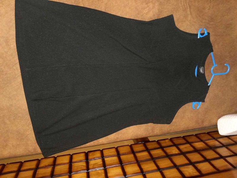 Chic Black Sleeveless Dress