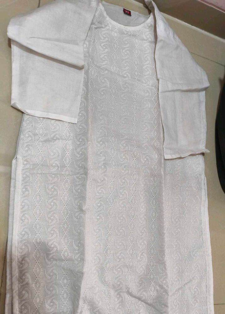 Elegant White Chikankari Kurta