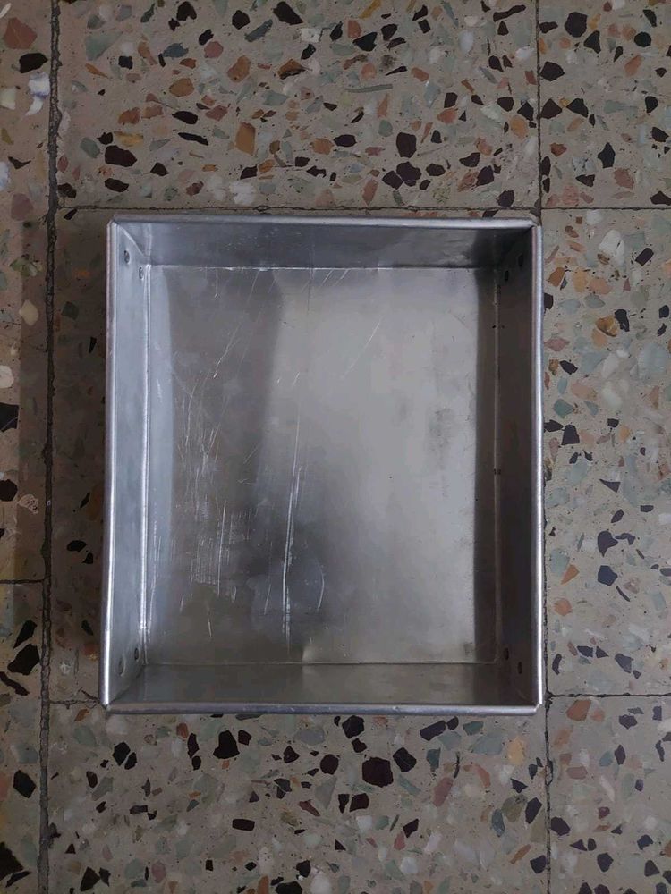 Aluminium tray