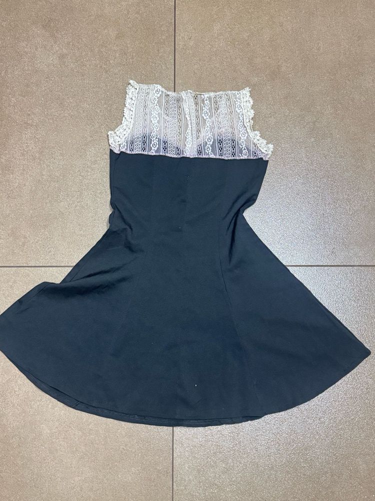 Chic Lace &amp; Black Fit &amp; Flare Dress