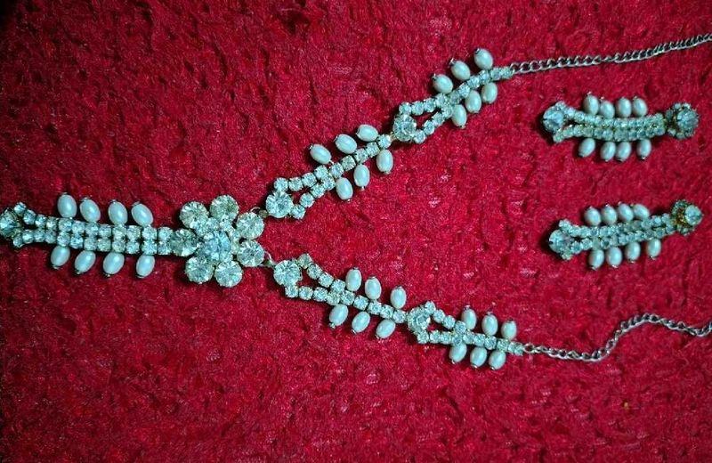 Rhinestone &amp; Pearl Necklace Set