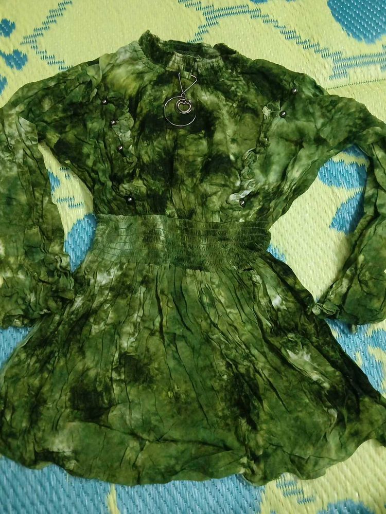 Green Tie-Dye Top