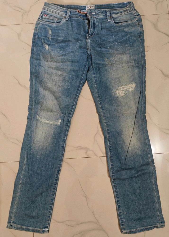 Lee Cooper Blue Jeans For Funky Look