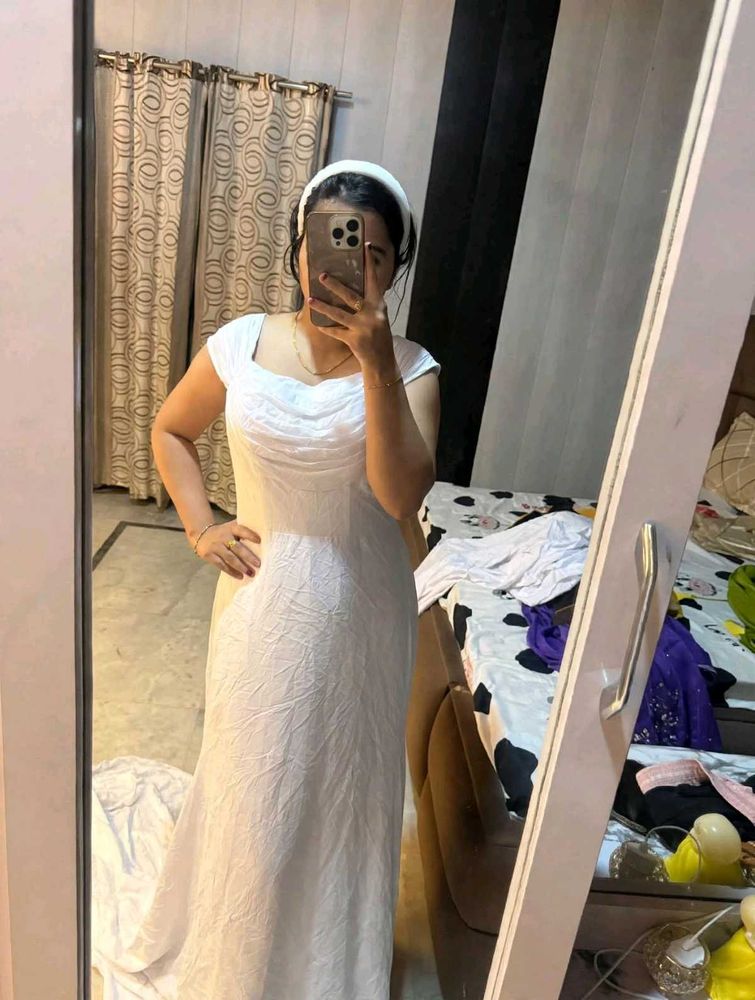 Elegant White Gown for Special Occasions
