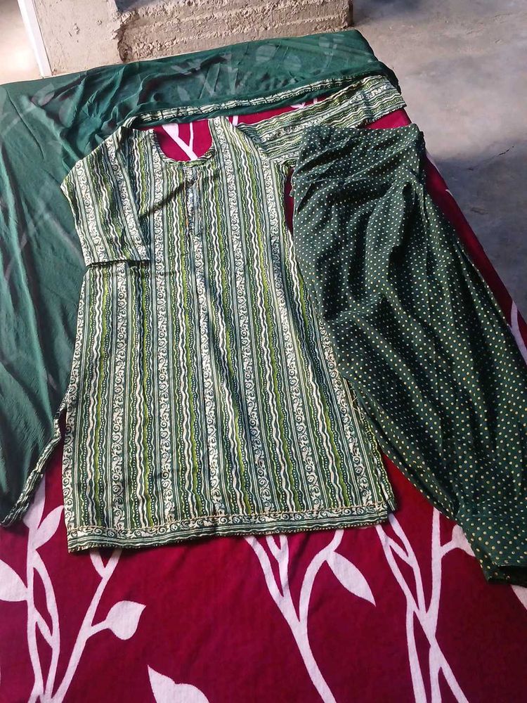 green kurta set