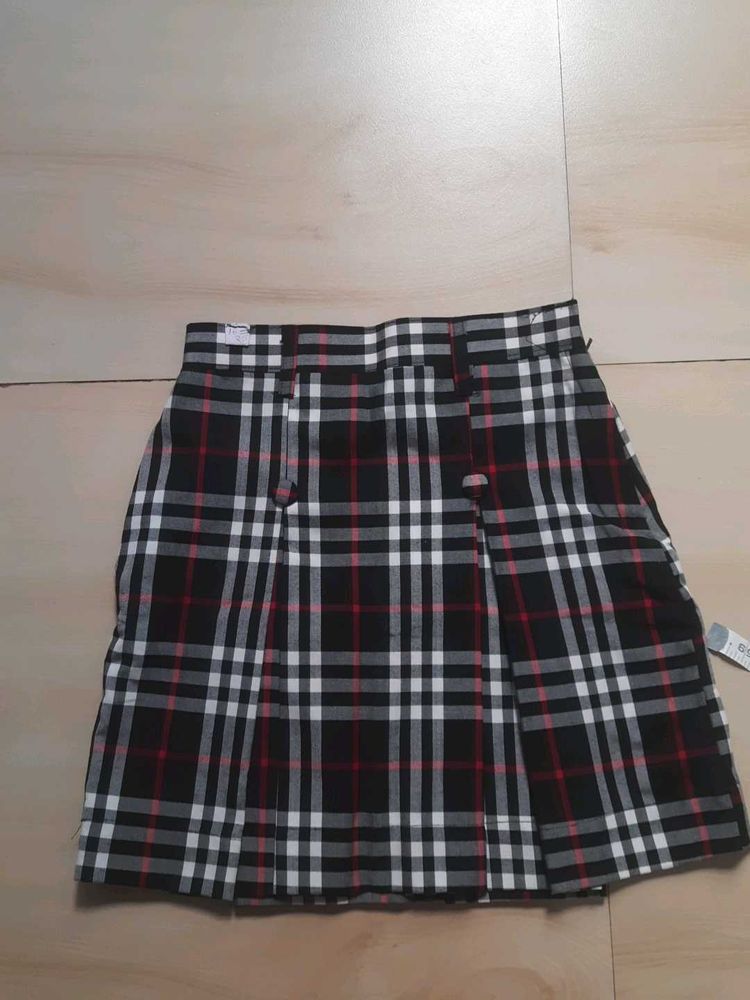 Classic Plaid Pleated Mini Skirt