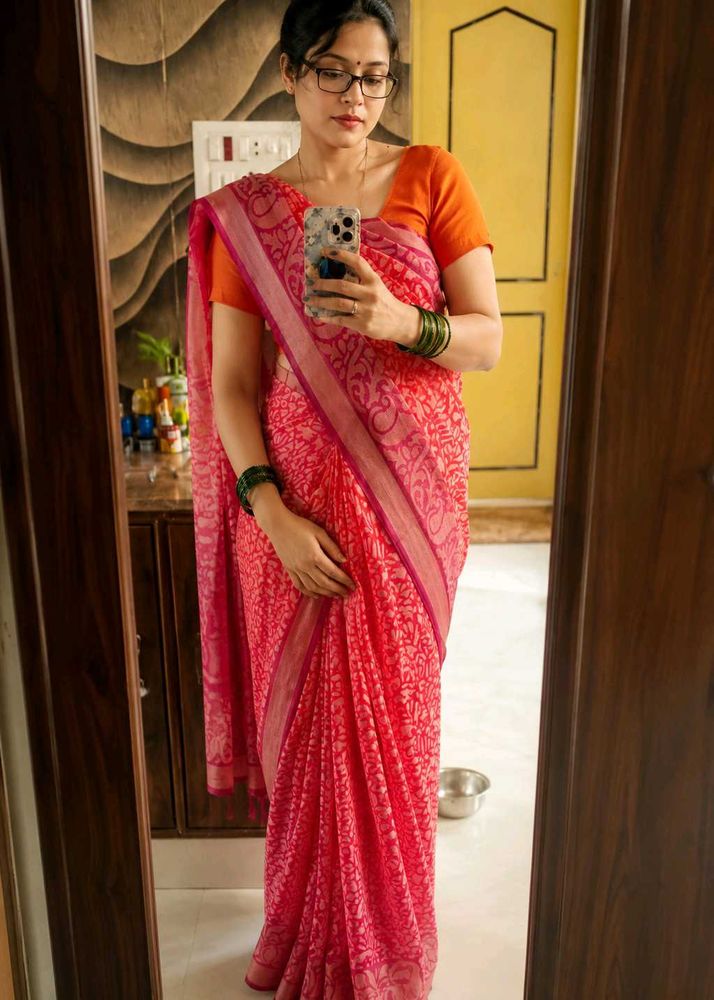 Elegant Pink Floral Print Saree