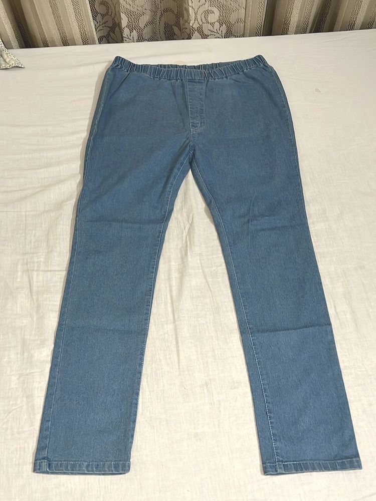 Comfortable Light Wash Denim Jeans