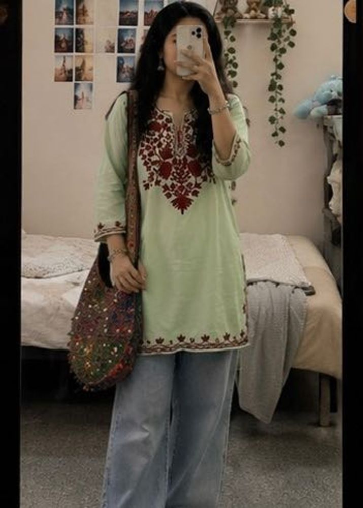 Elegant Light Green Embroidered Kurta