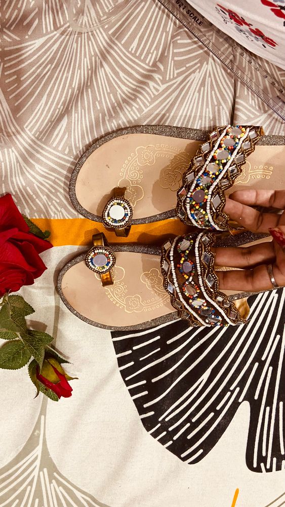 ❌multi colour sandal in mirror work