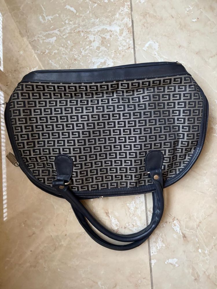 Gucci Stylish Monogram Shoulder Bag