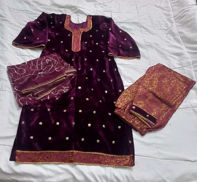 Velvet zari work suit