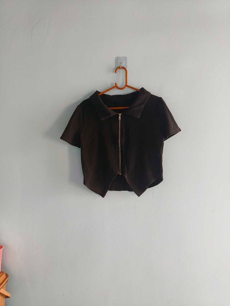 Stylish Black Zip-Up Cropped Top