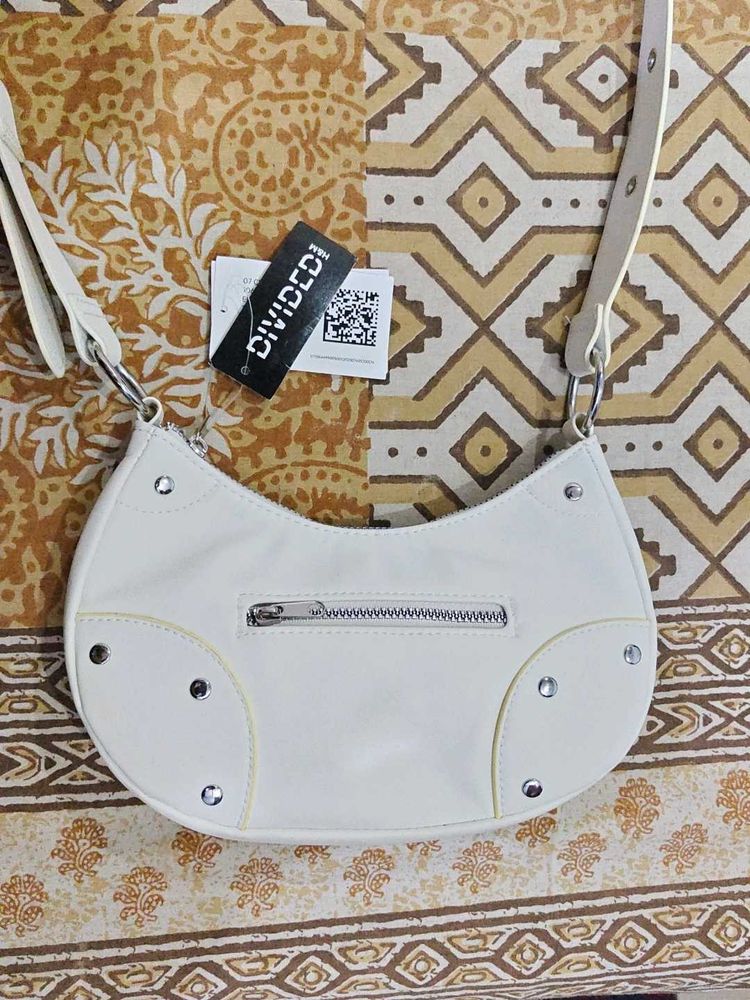 h&amp;m white sling bag