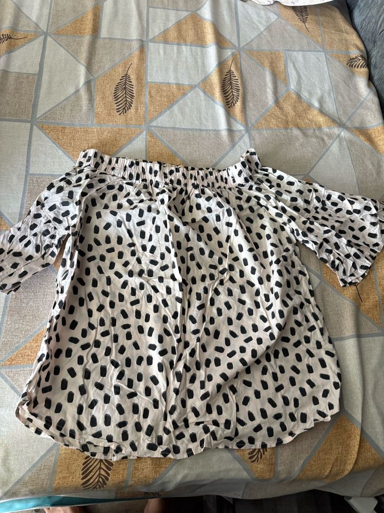 Off-Shoulder Dalmatian Print Top
