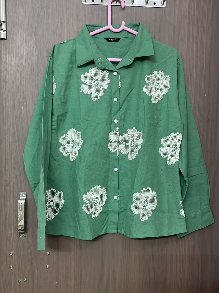 new Green Floral Embroidered Button-Up Shirt