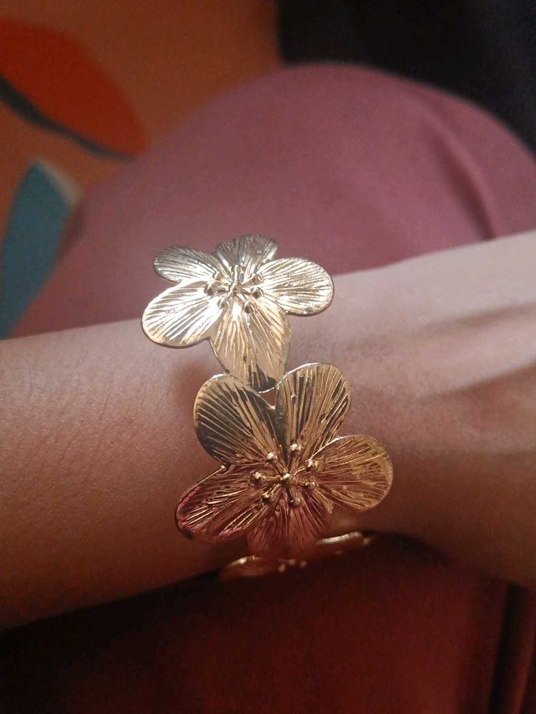 Gold Flower Bangle Bracelet