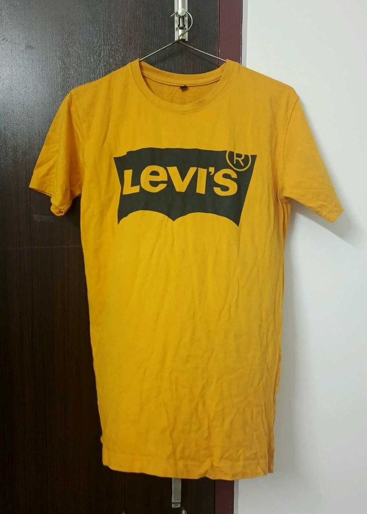 Levi's Yellow Graphic Tee