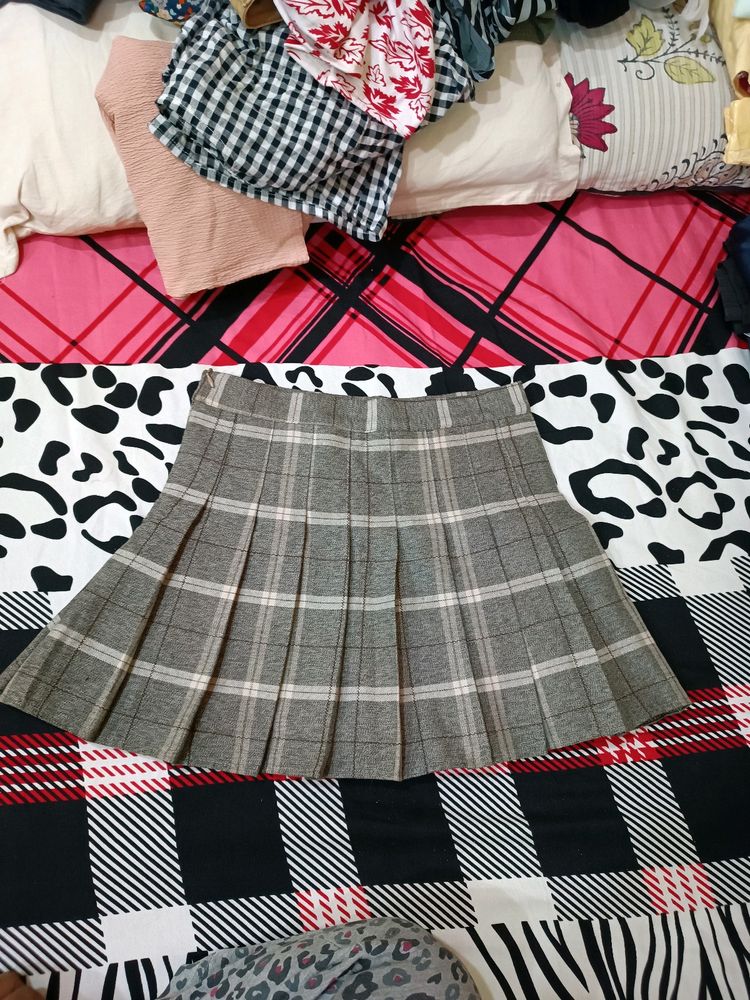 Gray Plaid Pleated Mini Skirt