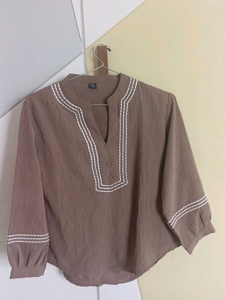 Embroidered V-Neck Tunic Top