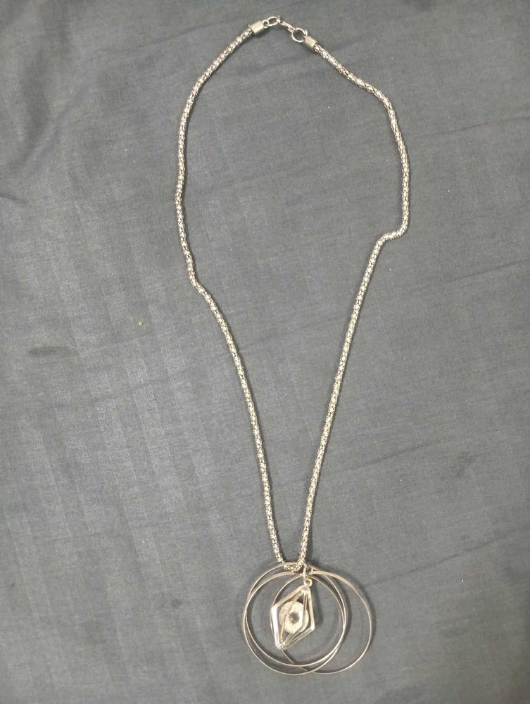 Silver Tone Pendant Necklace