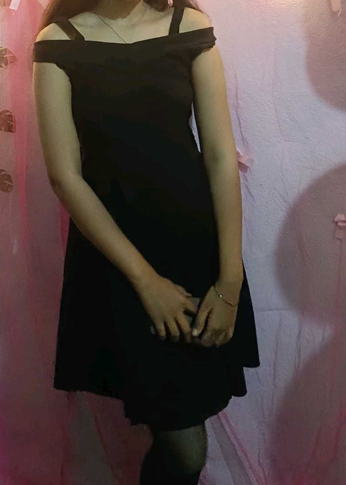 Chic Black Off-Shoulder Mini Dress