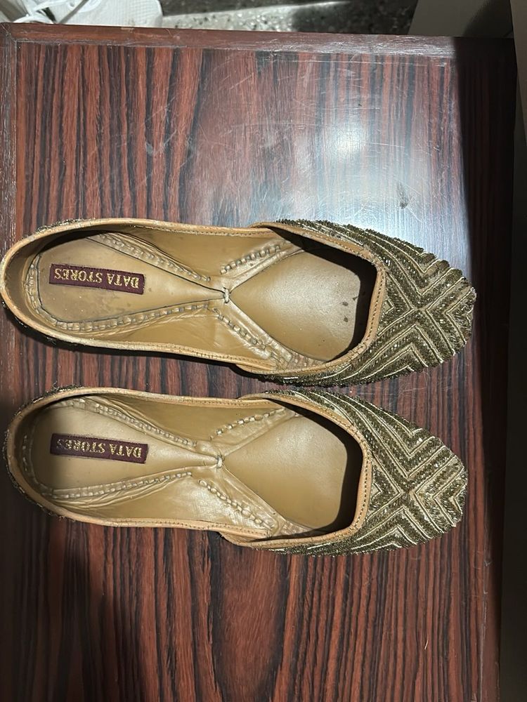 Embellished Juttis