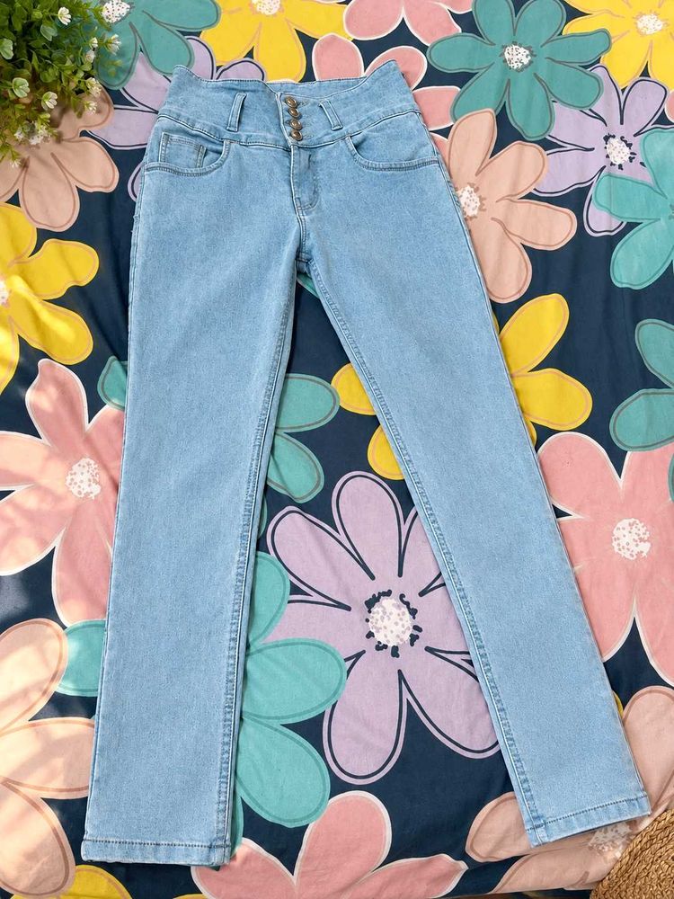 Light Wash High-Waist Jeans😍✨
