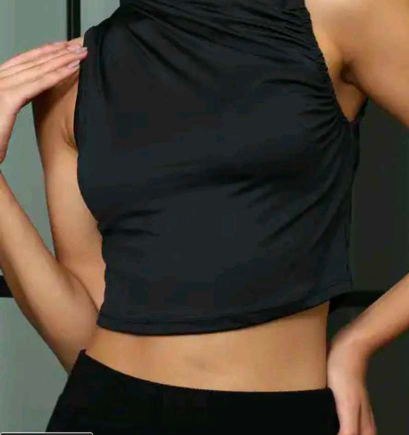 Chic Black Sleeveless Crop Top