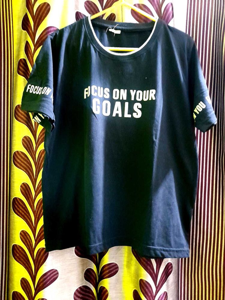 Focus On Goals Graphic Tee