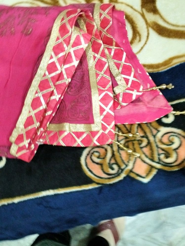 Beautiful Gota pati Border Dupatta one free d