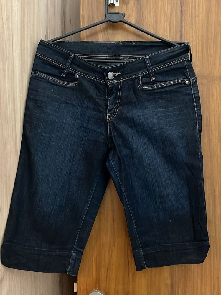 Levi’s Dark blue Capri/Bermuda