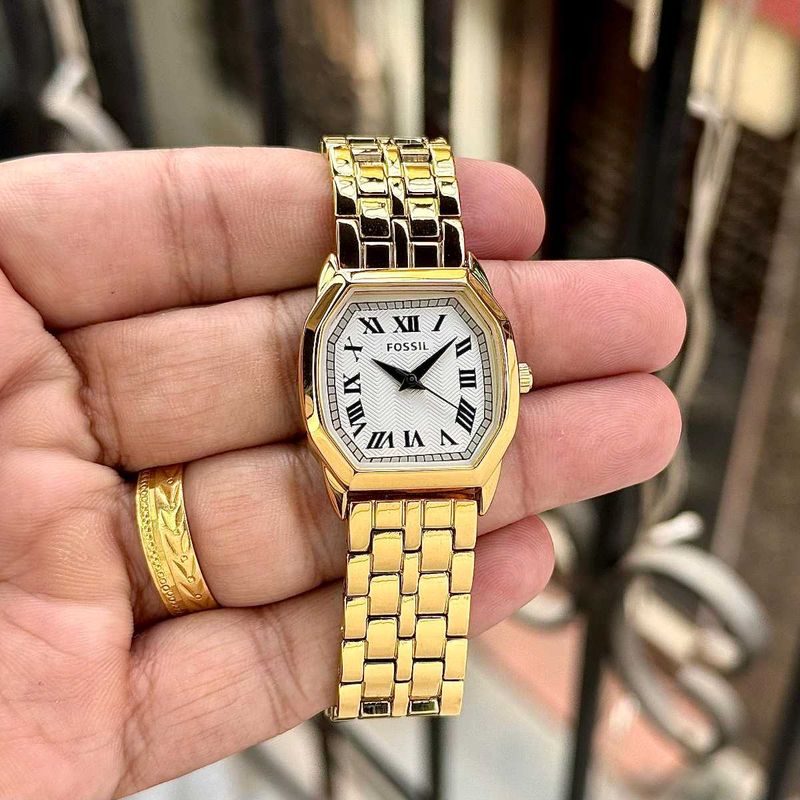Fossil for her