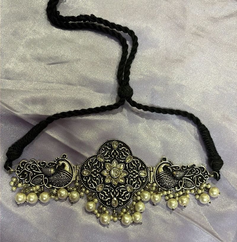 Peacock Pearl Choker Necklace