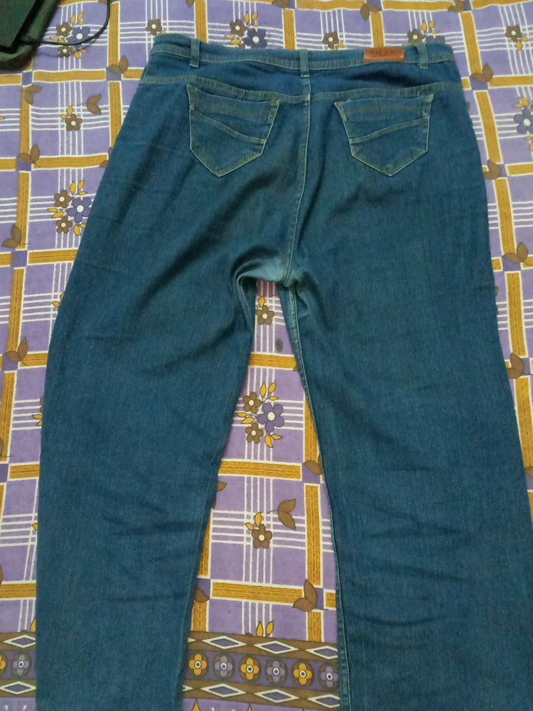 Straight Fit Jeans For Girls